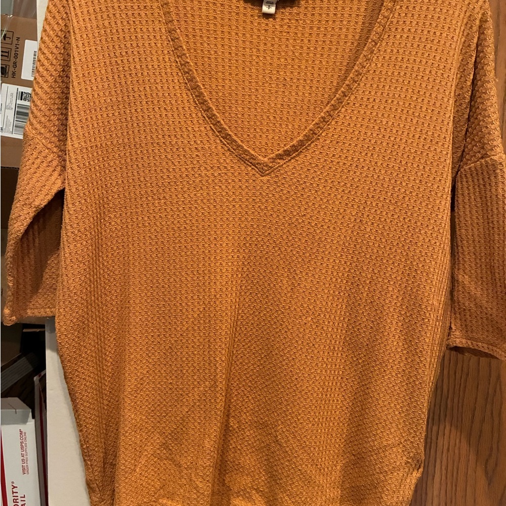 Women's V-Neck Waffle Knit Top